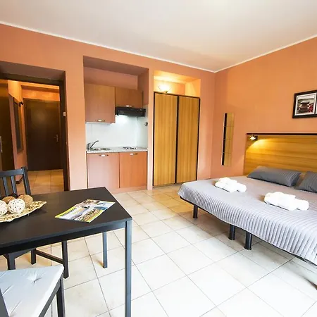 Casa Tabarini Konukevi Pettenasco